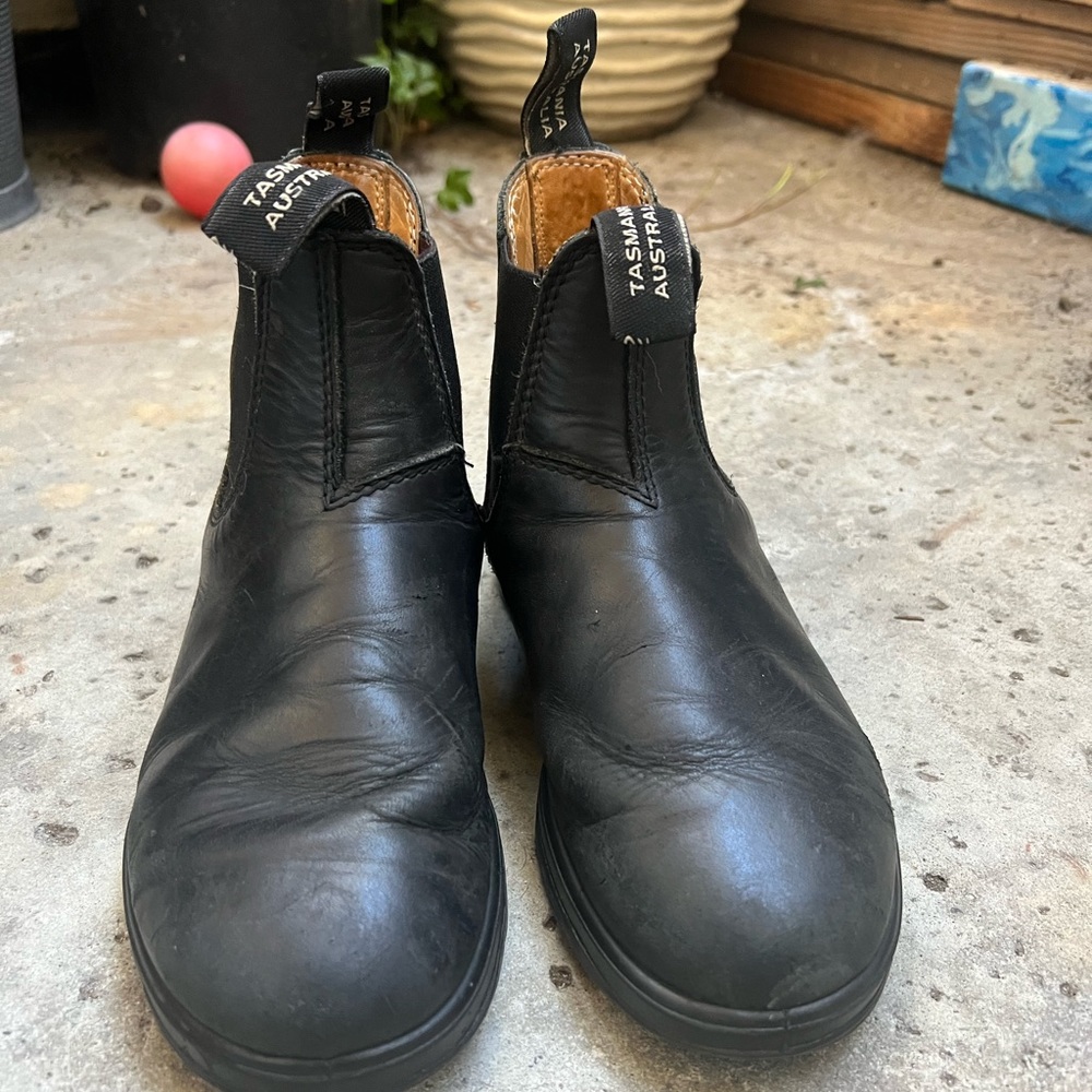 Blundstones women’s original #510s